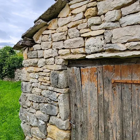 Valades - Avec Piscine Et Vue בית נופש