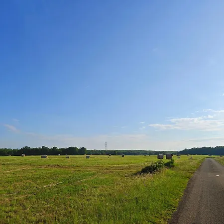 Valades - Avec Piscine Et Vue