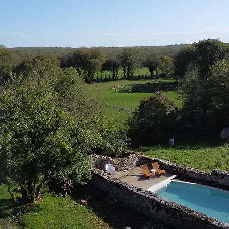 Valades - Avec Piscine Et Vue *