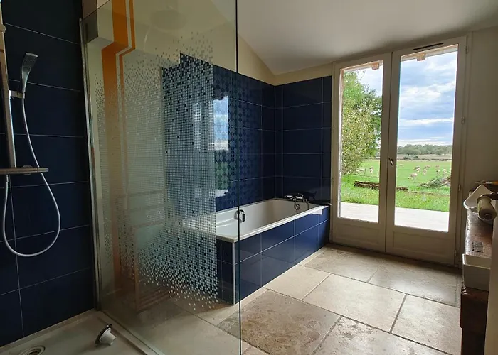 Valades - Avec Piscine Et Vue * 생트 앙토낭